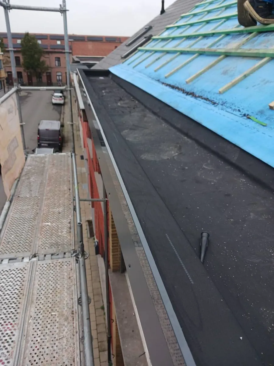 Nieuw plat dak in EPDM met afgewerkte dakrand in Keerbergen